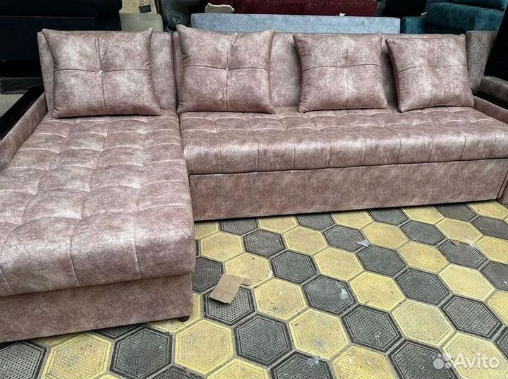 Диван угловой в наличии