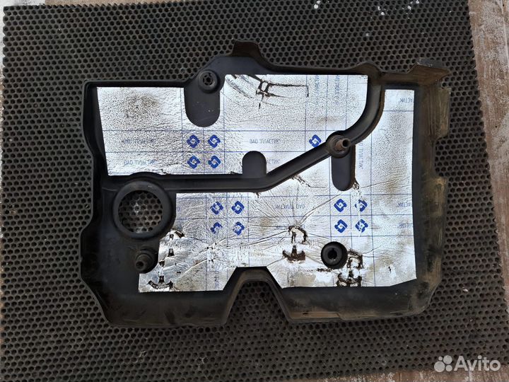 Крышка на двигатель декоративная