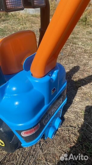 Машинка каталка с родительской ручкой и звуком