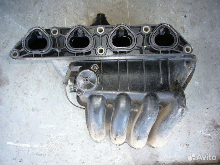 Коллектор впускной Volkswagen Golf 4 1.4