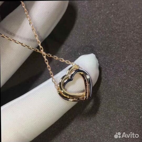 Колье Cartier Trinity из золота 0,08ct