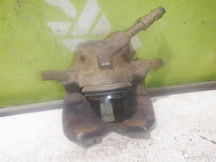 Суппорт передний правый Фольксваген Гольф 3 Венто