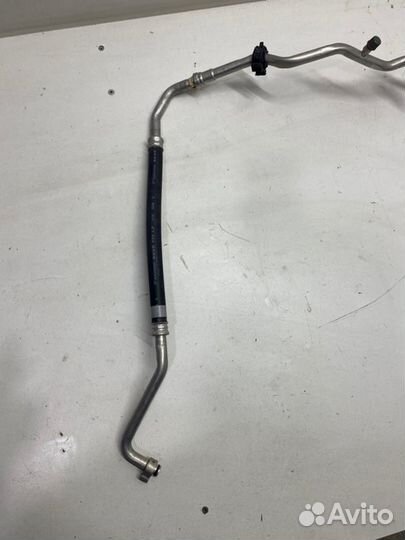 Трубка кондиционера толстая правая Toyota Camry