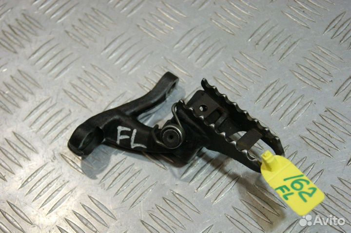 Подножка водителя левая Honda XLR250R, MD16