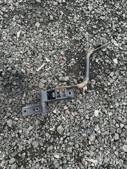 Петля спойлера кабины Mercedes Actros MP4