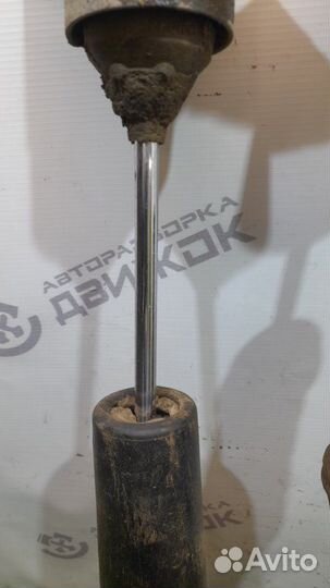 Амортизатор задний Volkswagen Passat B5 1.6 MT