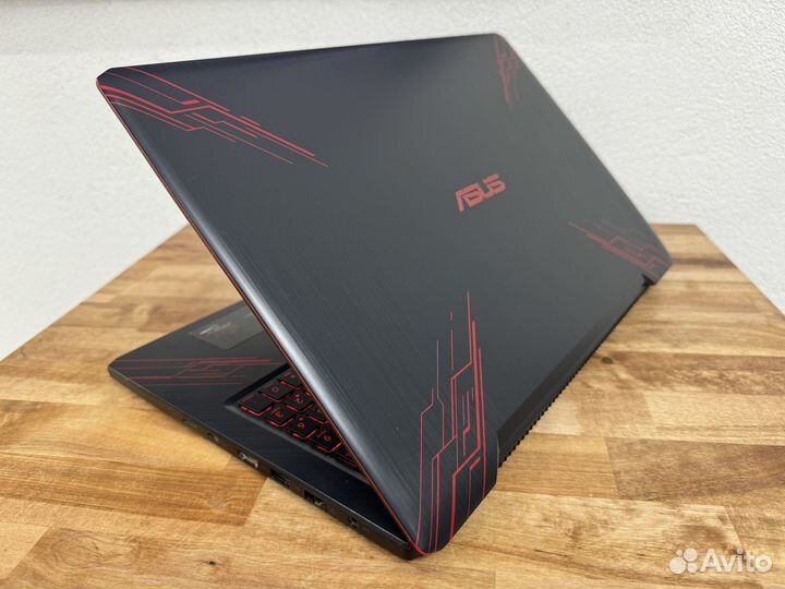 Монстр Asus 8ядер i5-8250 12Gb SSD256+1000 GTX1050