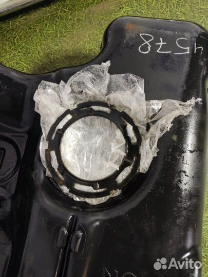 Бензобак Cadillac Sts седан LH2 4.6 2008