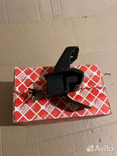 Подушка двигателя Mitsubishi Pajero