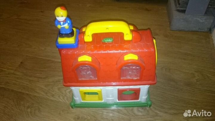 Развивающий домик,пылесос и мячик