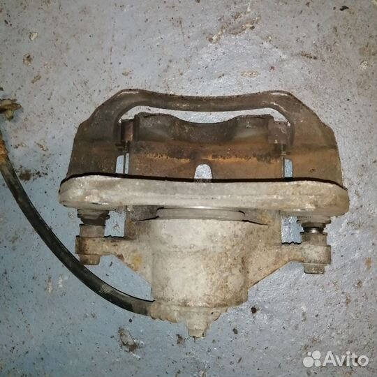 Суппорт передний правый Hyundai Solaris 1-2