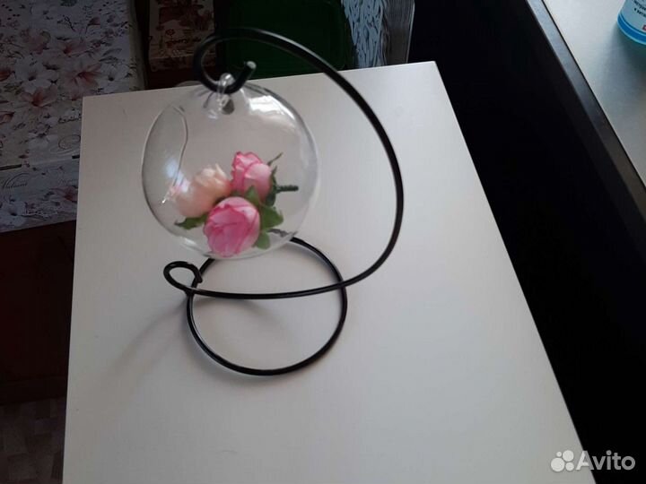 Декоративная подставка с шаром