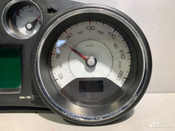 Щиток приборов Peugeot 308 EP6 2010