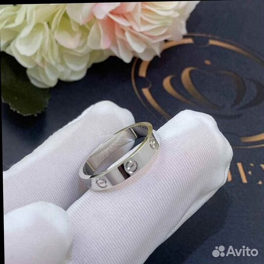 Обручальное кольцо Cartier Love из белого золота
