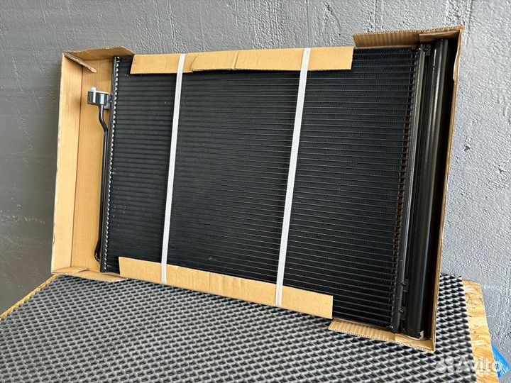 Радиатор кондиционера Bmw X5/X6 E70/E71 2006-2014