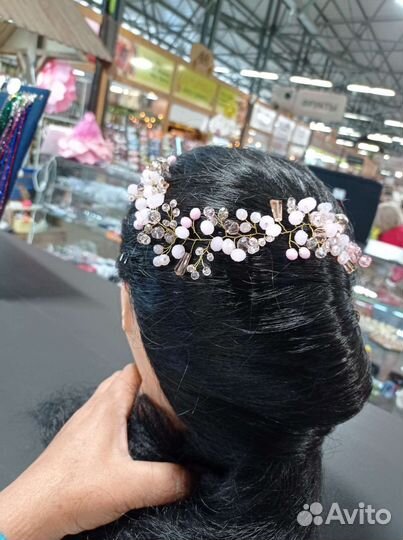 Веточка в прическу