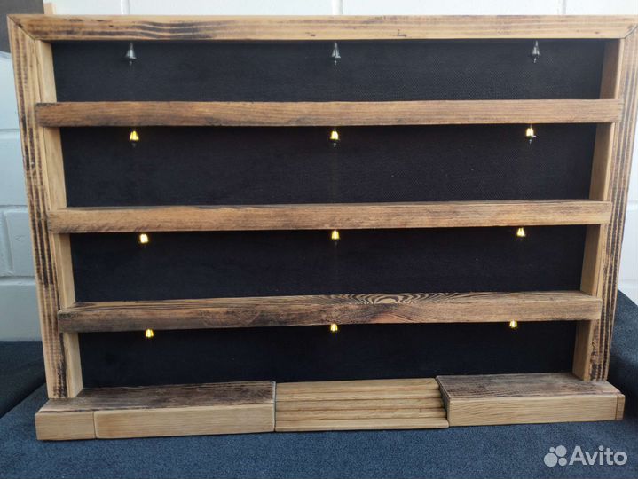 Полка из дерева для фигур, игрушек