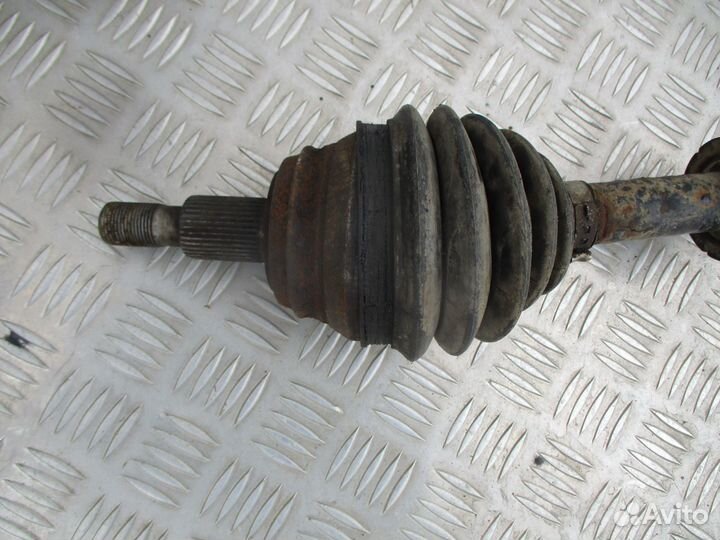 Полуось левая Skoda Octavia 1.9d