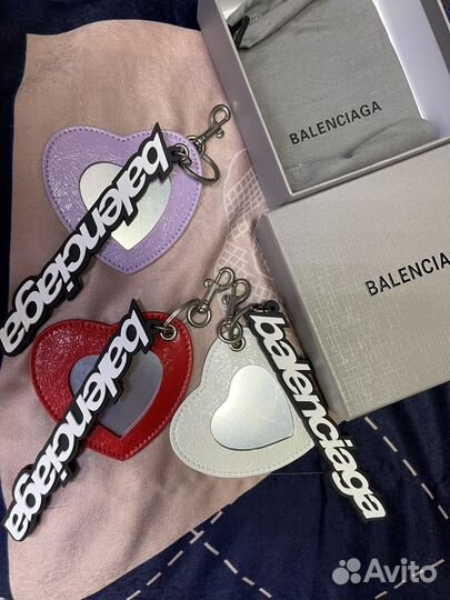 Брелок под сумки balenciaga