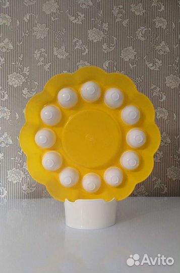 Пасхальная подставка для кулича и яиц