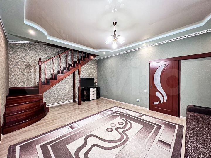 Дом 223,1 м² на участке 9 сот.