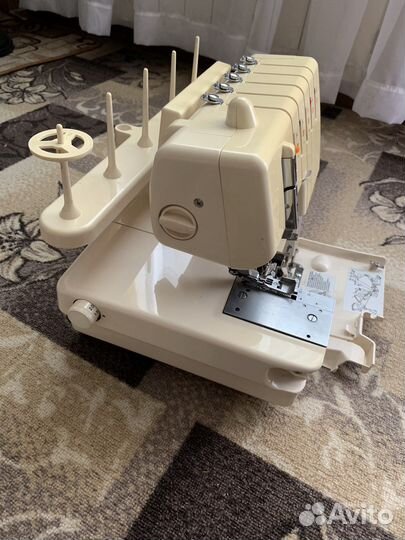 Оверлок merrylock 011