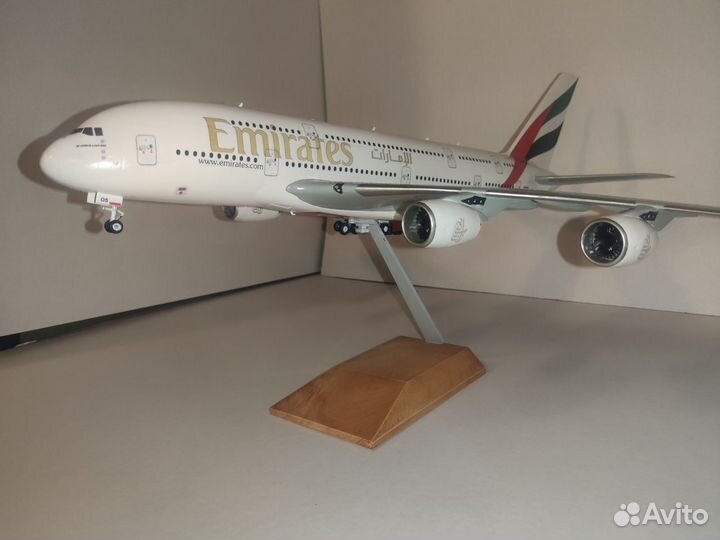 Модель самолета А-380