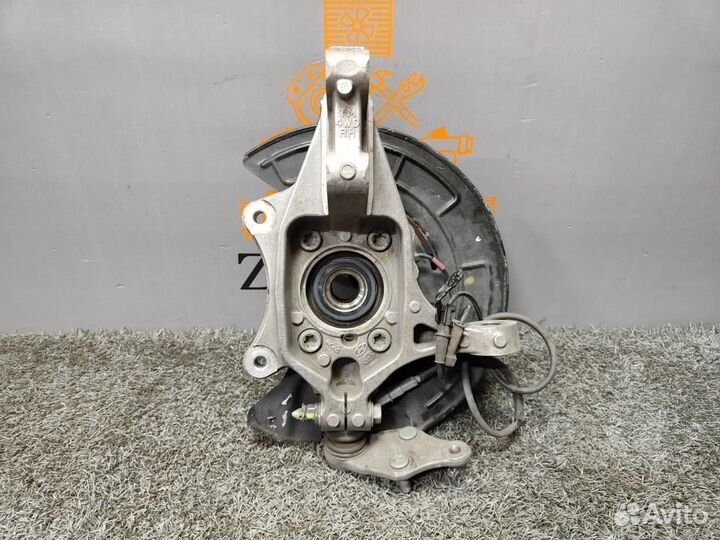 Поворотный кулак передний правый Hyundai Santa Fe