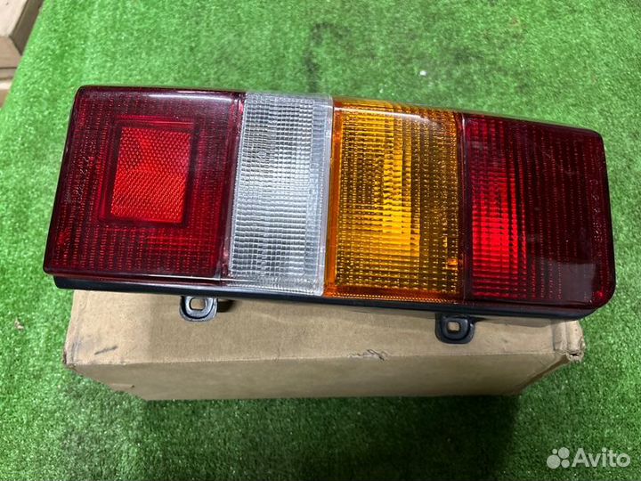 Стоп-сигнал задний правый Toyota Town Ace YR21