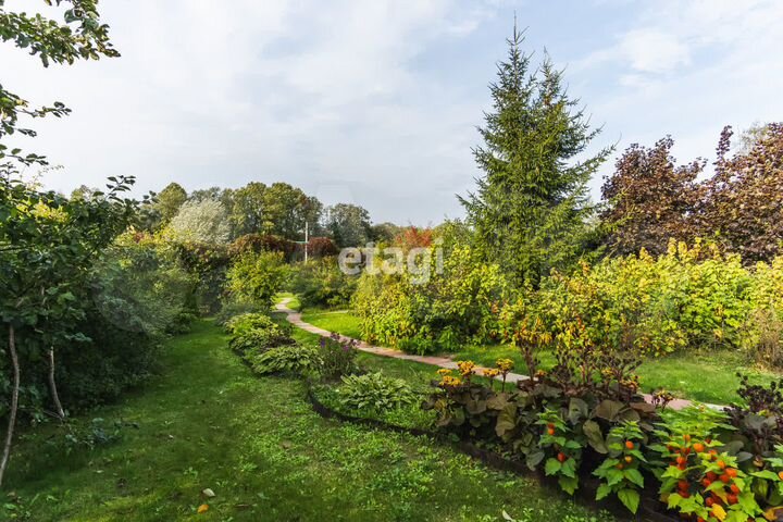 Дом 562 м² на участке 39 сот.