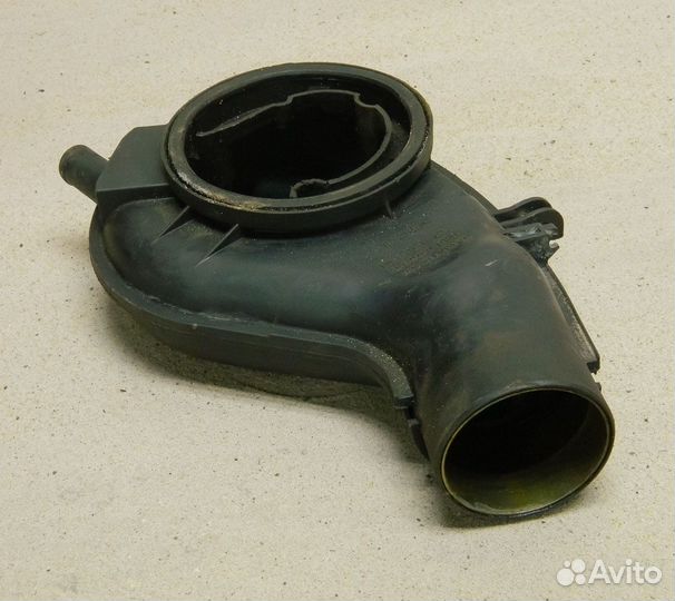 Воздуховод на моновпрыск VW Golf 3