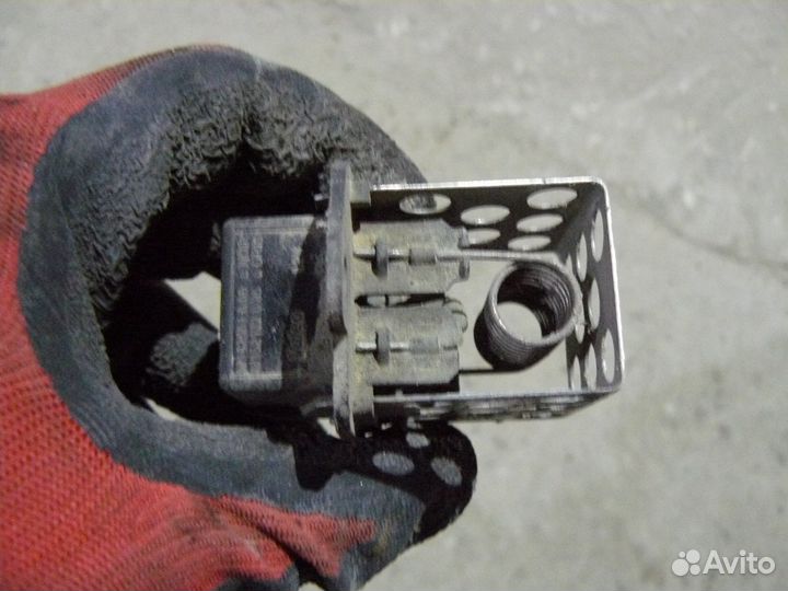 Резистор вентилятора радиатора Renault Sceniс 3