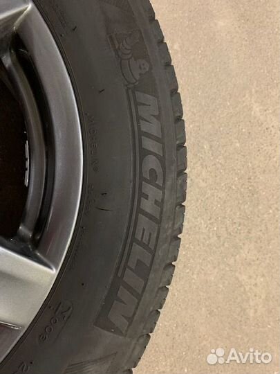 Michelin 235/65 R17 на литых дисках для Туарега