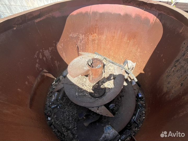 Миксер-кормораздатчик Слободской машиностроительный завод АКМ-9, 2010