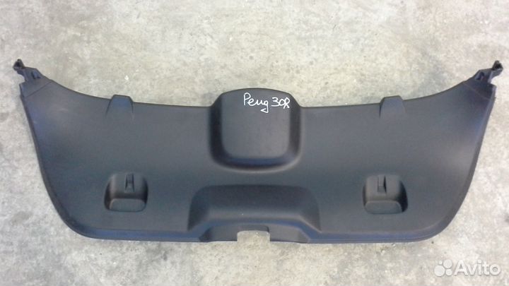 Пластик багажника Peugeot 308