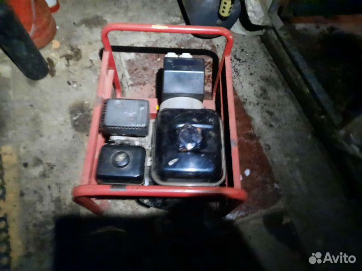 Бензиновый генератор