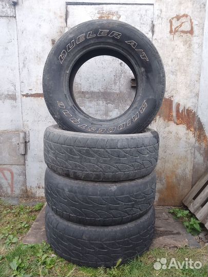 Bridgestone Dueler A/T 275/65 R17
