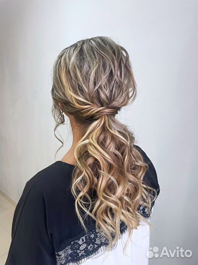 Стилист по причёскам