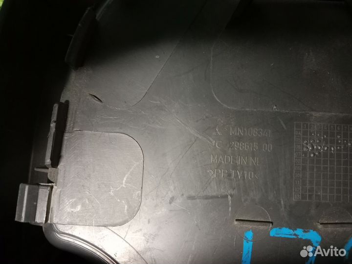 Панель с кнопками подогрева Mitsubishi Colt