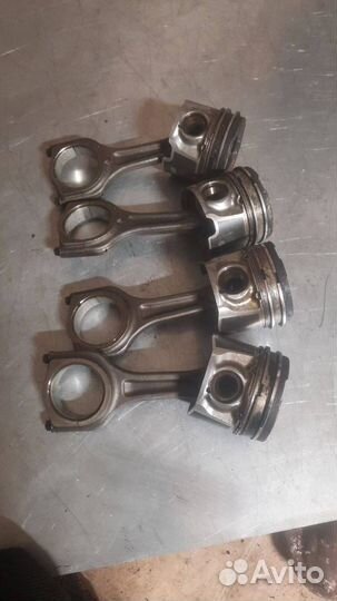 Поршень шатун Peugeot 1007 2006