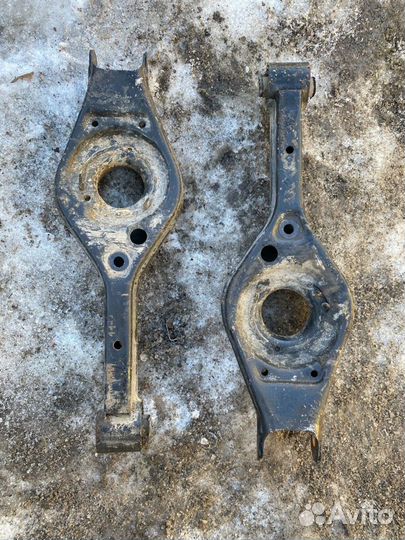 Рычаг задний подпружинный Kia Sportage 3