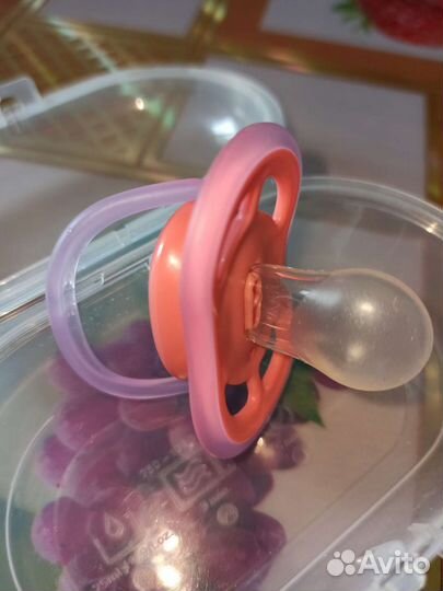 Пустышка avent 6-18мес. новая