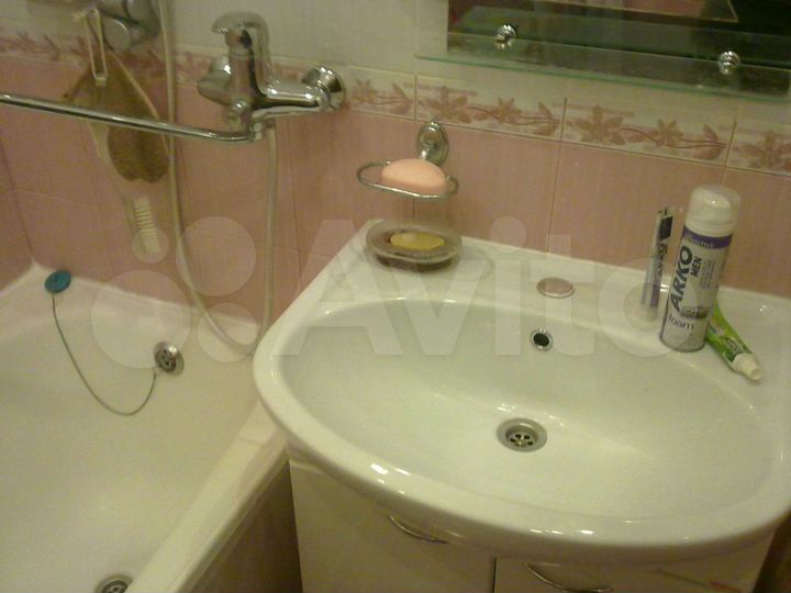 2-к. квартира, 49,8 м², 1/10 эт.