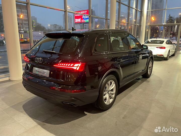 Audi Q7 2.0 AT, 2024