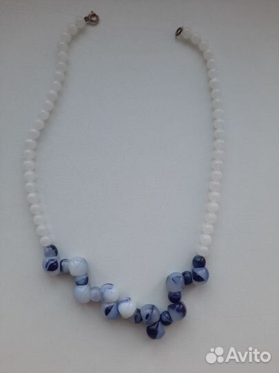 Вещи из старой шкатулки. Пуговицы. Перчатки. Бусы