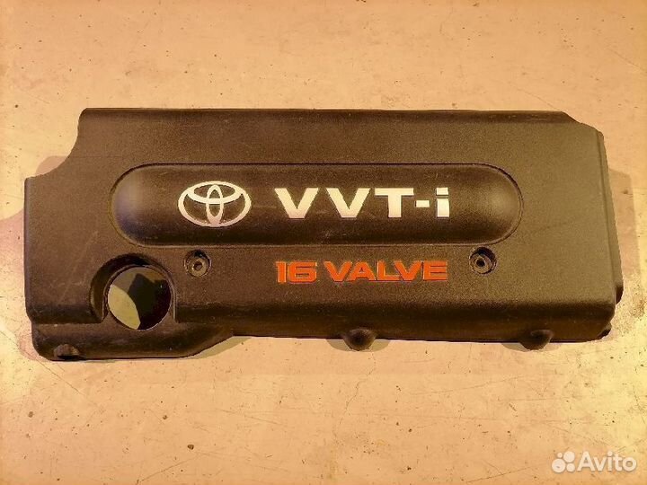 Декоративная крышка двс 12601-28130 Toyota Camry C