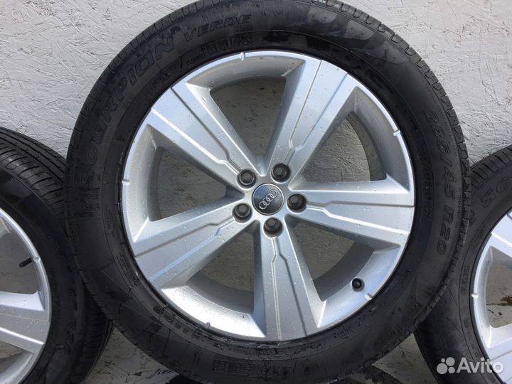 Комплект оригинальных колес на Audi Q7 New 4M