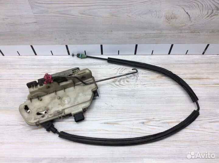 Замок двери передней правой передний правый Ford