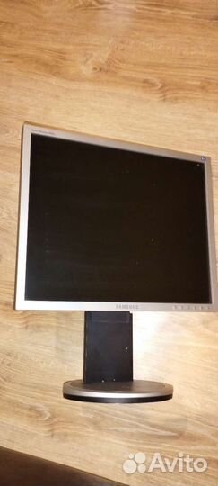 Монитор Samsung 19