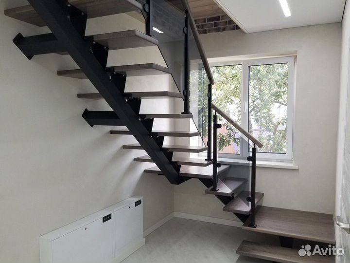 Металлокаркас лестницы